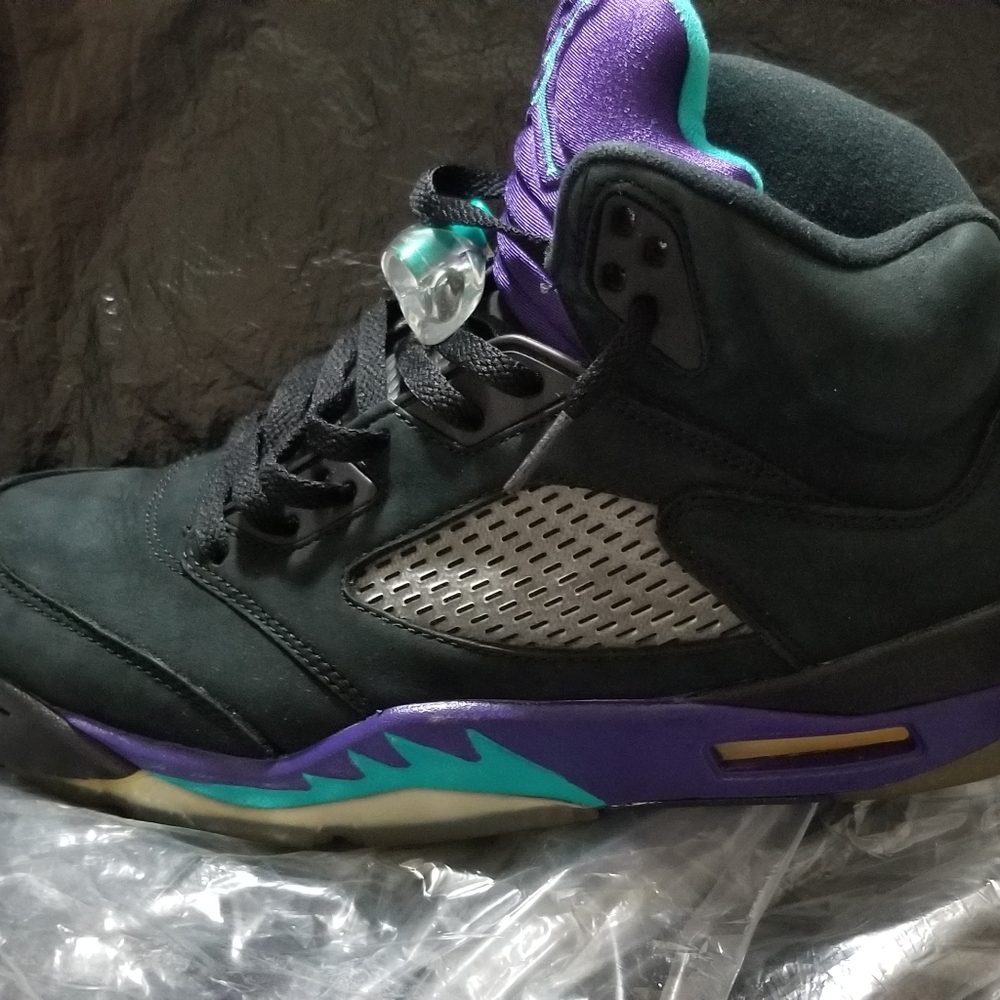 Air Jordan Retro 5 "Black Grape"